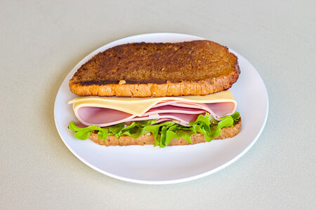 Сэндвич с ветчиной и сыром