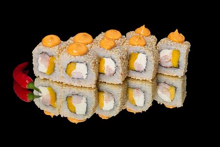 Ролл Спайси с манго и креветкой