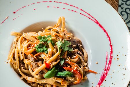 Вок с говядиной