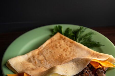 Блин с грибами и яйцом