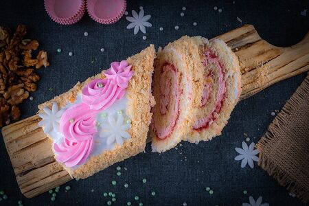 Рулет Сливочный с клубникой