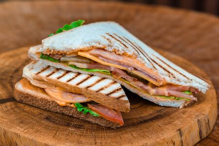 С ветчиной и сыром