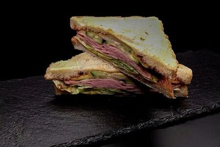 Сэндвич с ветчиной