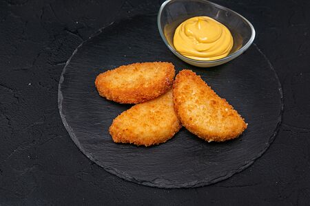 Сыр жареный