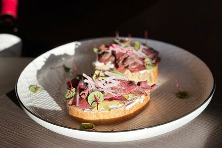 Бутерброд с домашним ростбифом