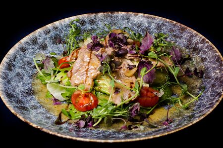 Салат с утиной грудкой