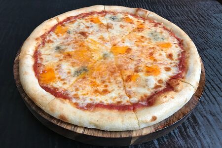 Четыре сыра на тонком тесте, 30 см