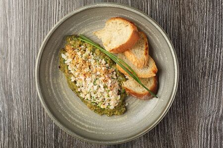 Тар-тар из креветок и гуакамоле