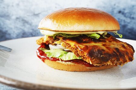 Бургер с фермерским цыпленком