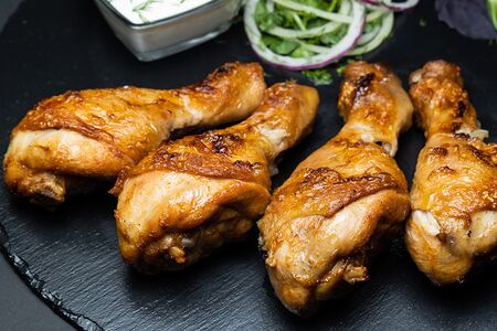 Голень куриная на углях