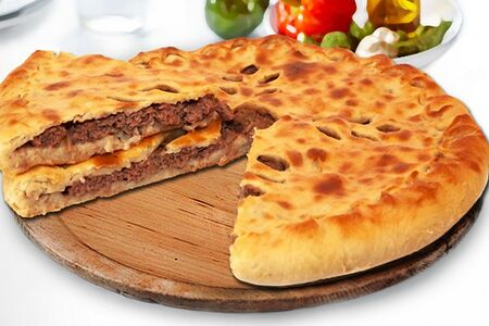 Осетинский пирог с рубленным мясом и сыром