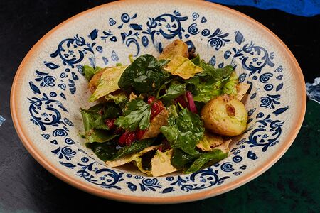 Овощной салат с соусом харосет