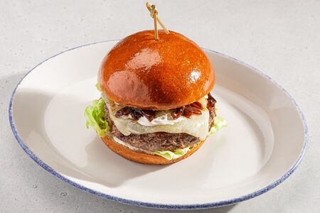 Бургер с сыром Раклет