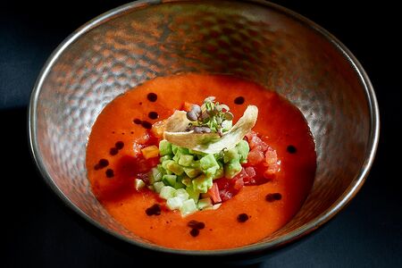 Гаспачо с имбирем и авокадо