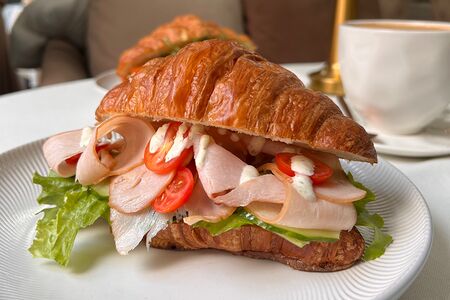 Круассан с курицей