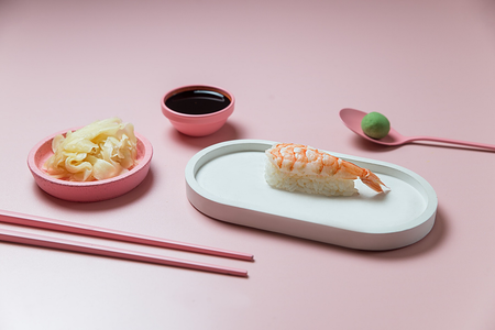 Суши с креветкой