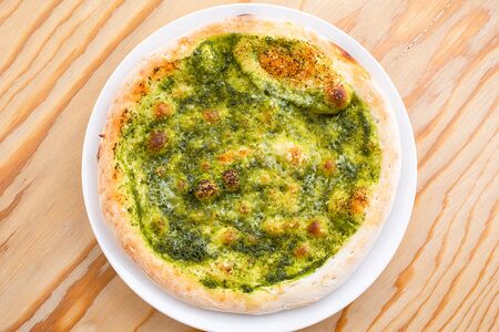 Фокачча с песто и пармезаном