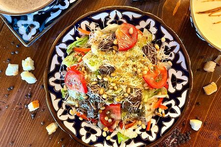 Салат с куриной печенью