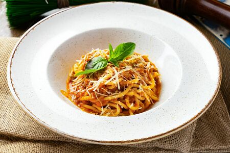 Алла болоньезе