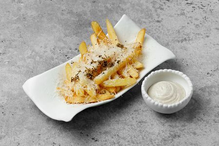 Картофель фри с трюфельным соусом