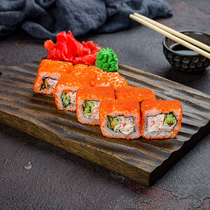 Ролл Калифорния с крабом