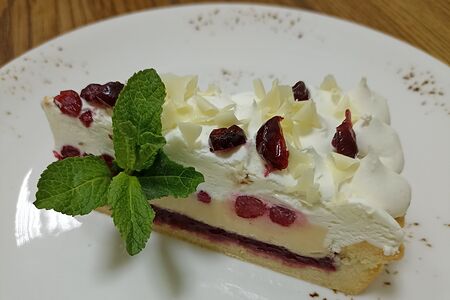 Торт брусничный