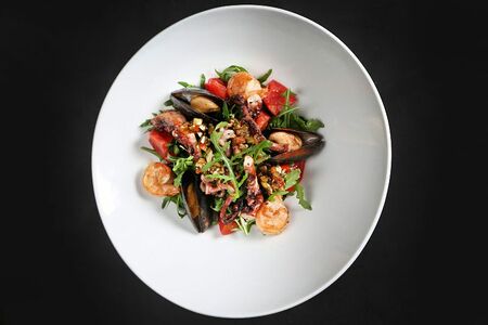 Салат с морепродуктами