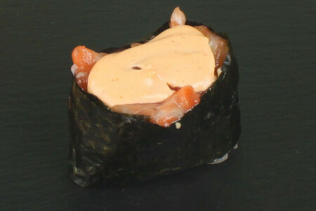 Суши острый лосось