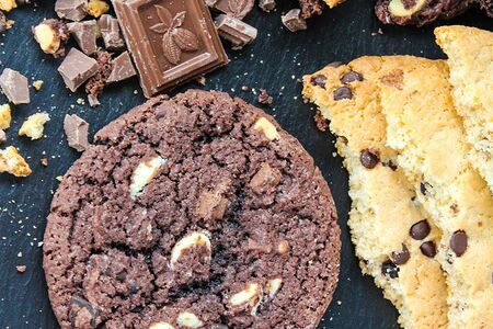 Печенье шоколадное с фундуком