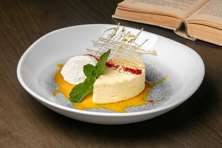 Воздушный мусс из маракуйи с кокосовой панна коттой