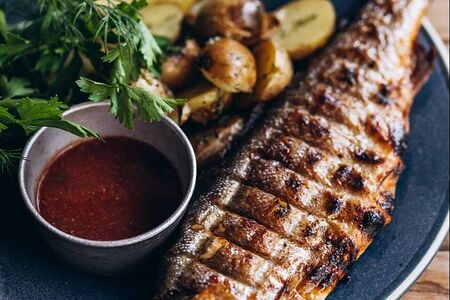 Форель на мангале