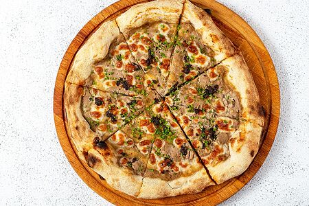 Пицца с грибным кремом и трюфелем 