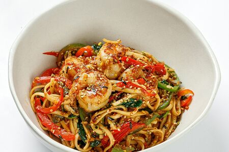 Пшеничная лапша с креветками