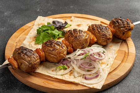 Картофель черри с салом на углях