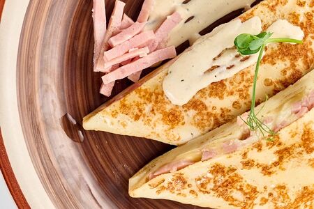 С ветчиной и сыром