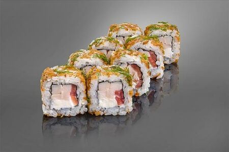 Ролл с куриной грудкой со сливочным сыром и луком фри