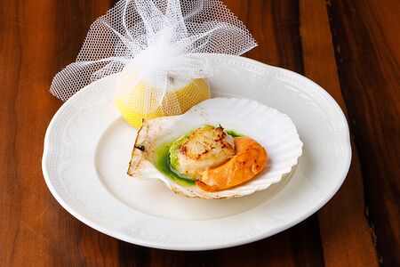 Гребешки гриль на створке