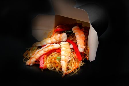 Фунчоза креветками