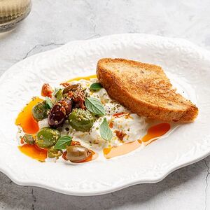 Страчателла с оливками и пармой