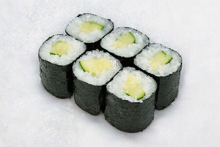 Мини-ролл с огурцом