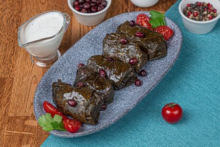 Долма из винoградных листьев