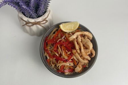 Вок с курицей