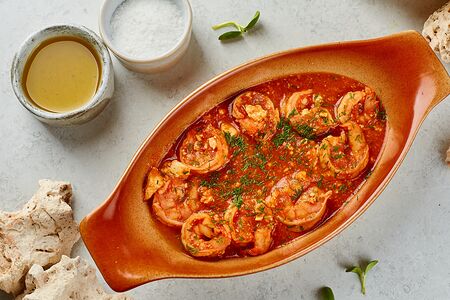 Креветки в томатном соусе
