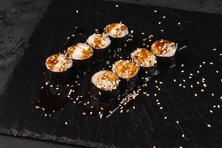 Маки с угрем