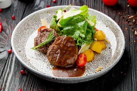 Салат Теплый с говяжьей вырезкой