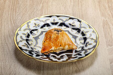 Самса слоёная с говядиной