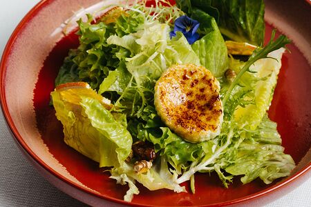 Салат с козьим сыром