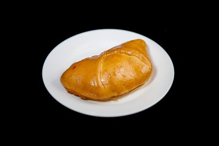 Булочка с вишней