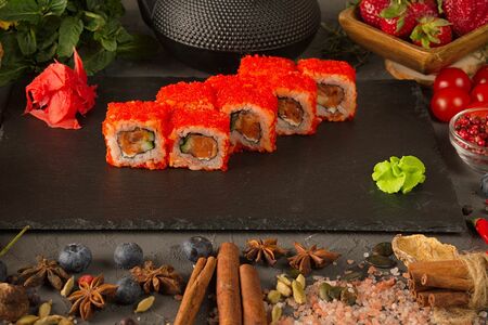 Калифорния с лососем