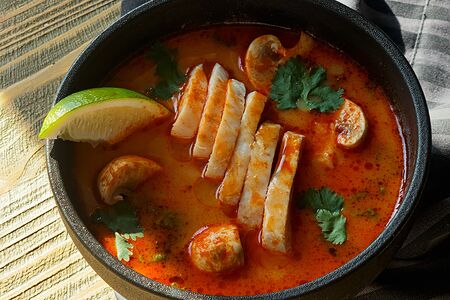 Том ям с курицей
